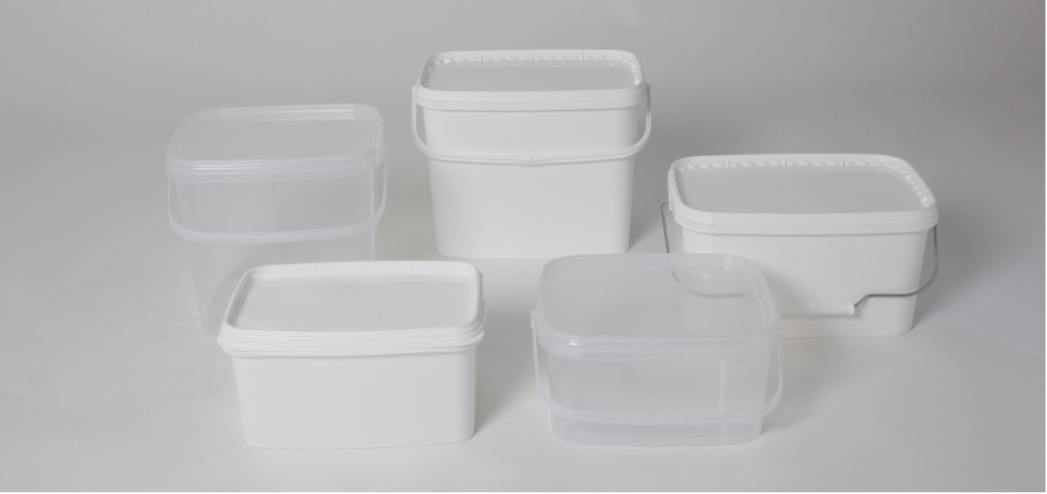 Sonderanfertigungen Produkte: Kunststoffbehälter, die besondere Anforderungen erfüllen 